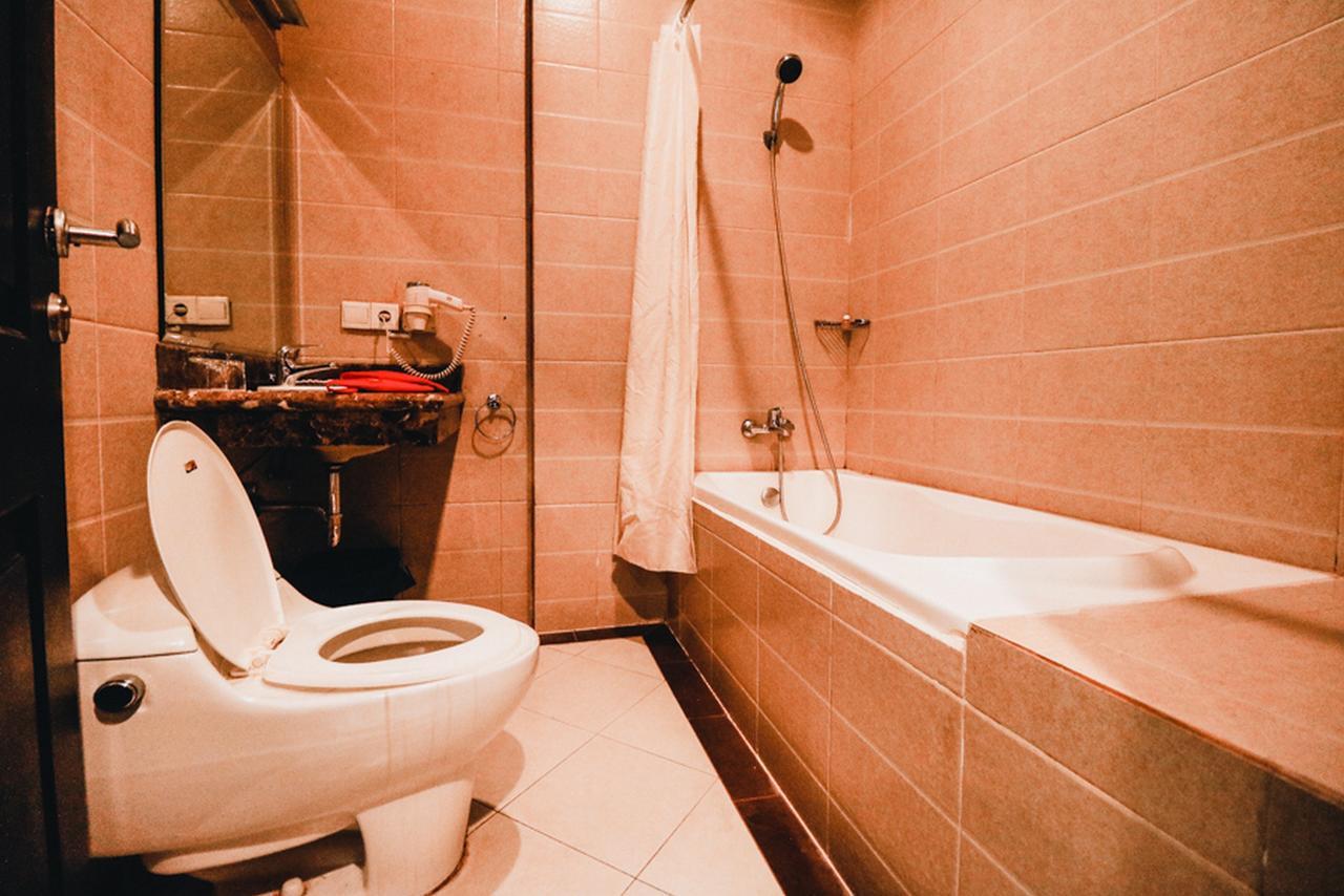Hotel Reddoorz Premium @Jalan Jendral Sudirman Palembang Exterior foto